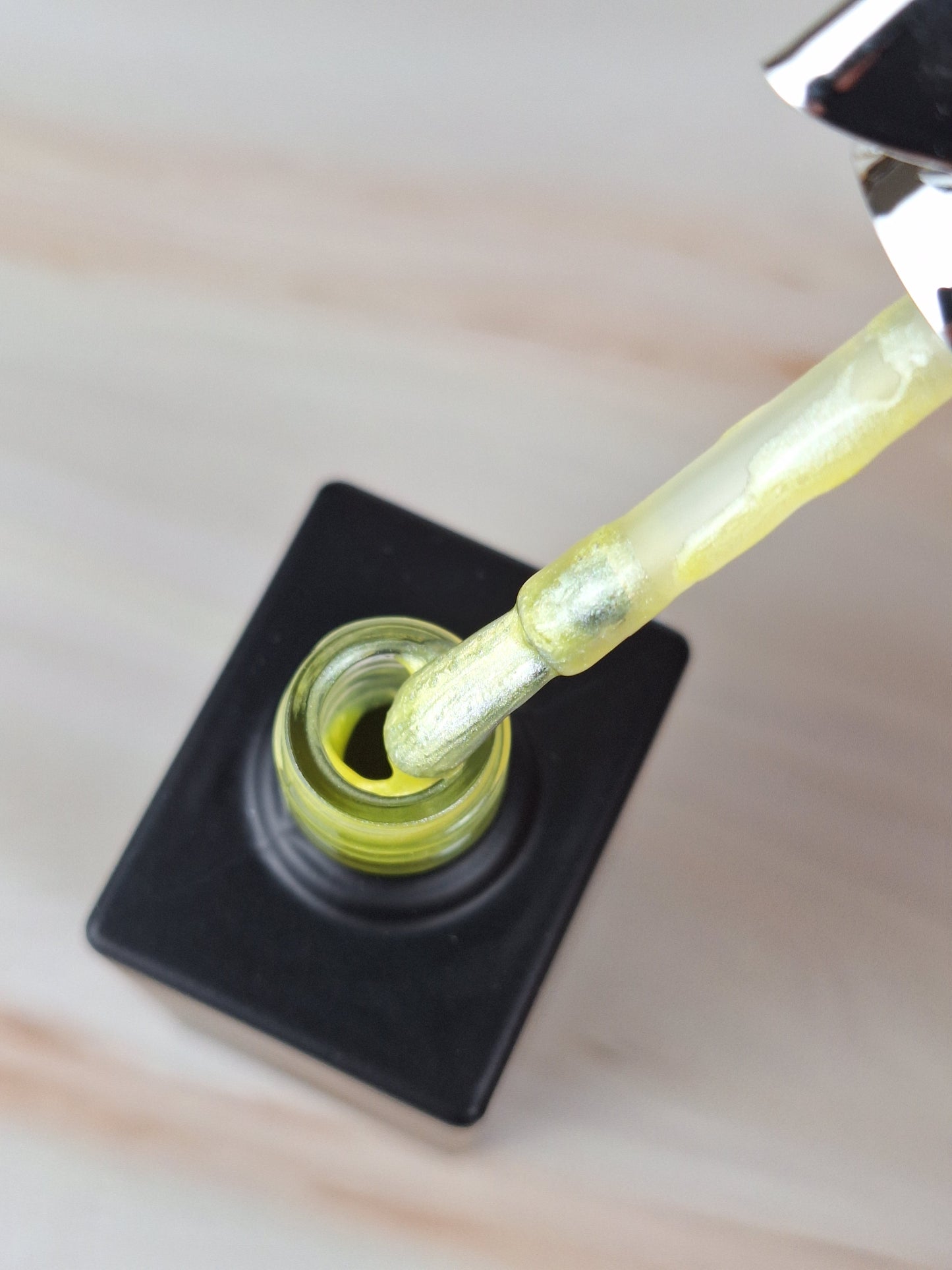 Gellack Yellow green metal efekt 10ml