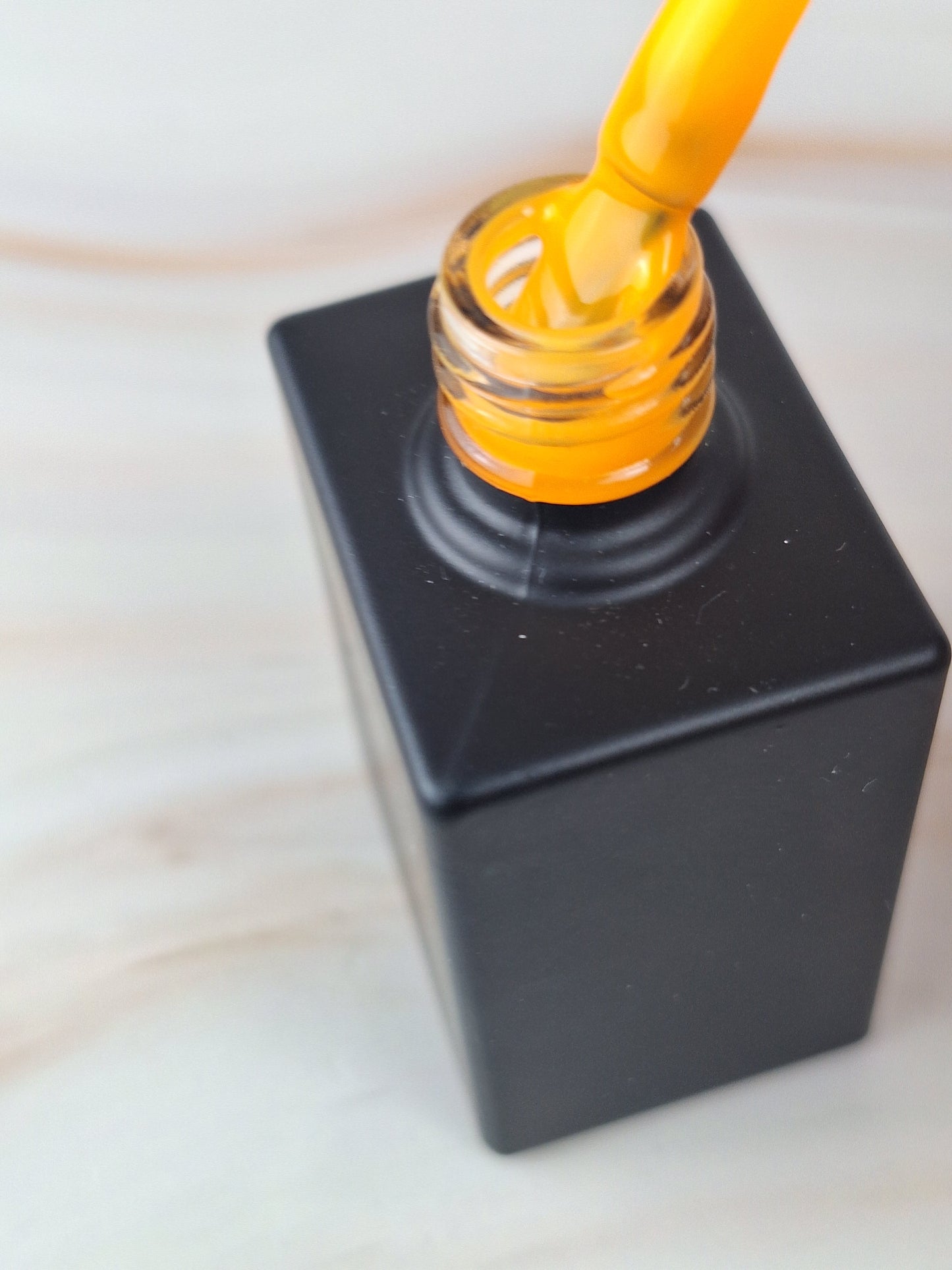Gellack Amber Neon efekt 10ml