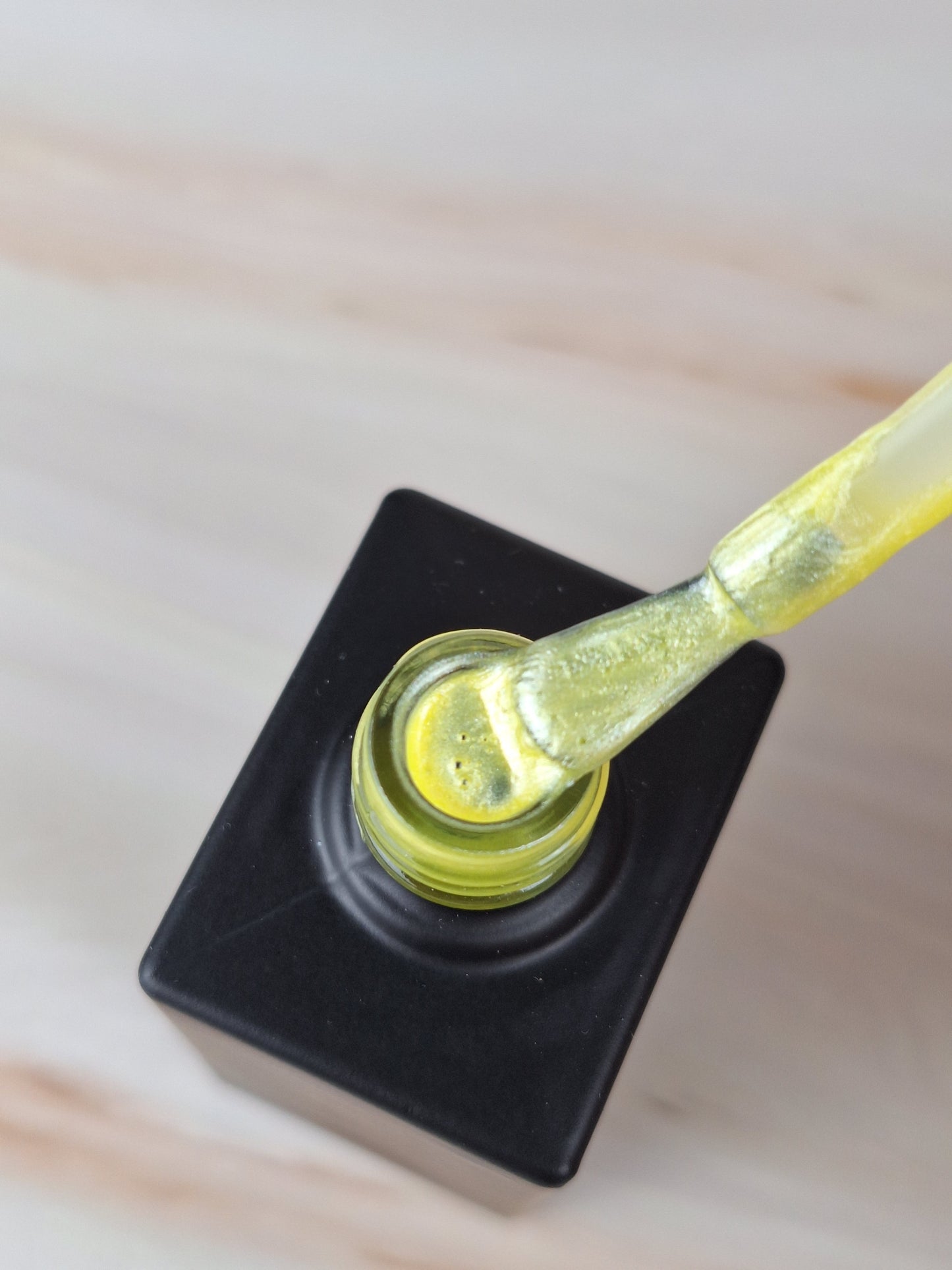 Gellack Yellow green metal efekt 10ml