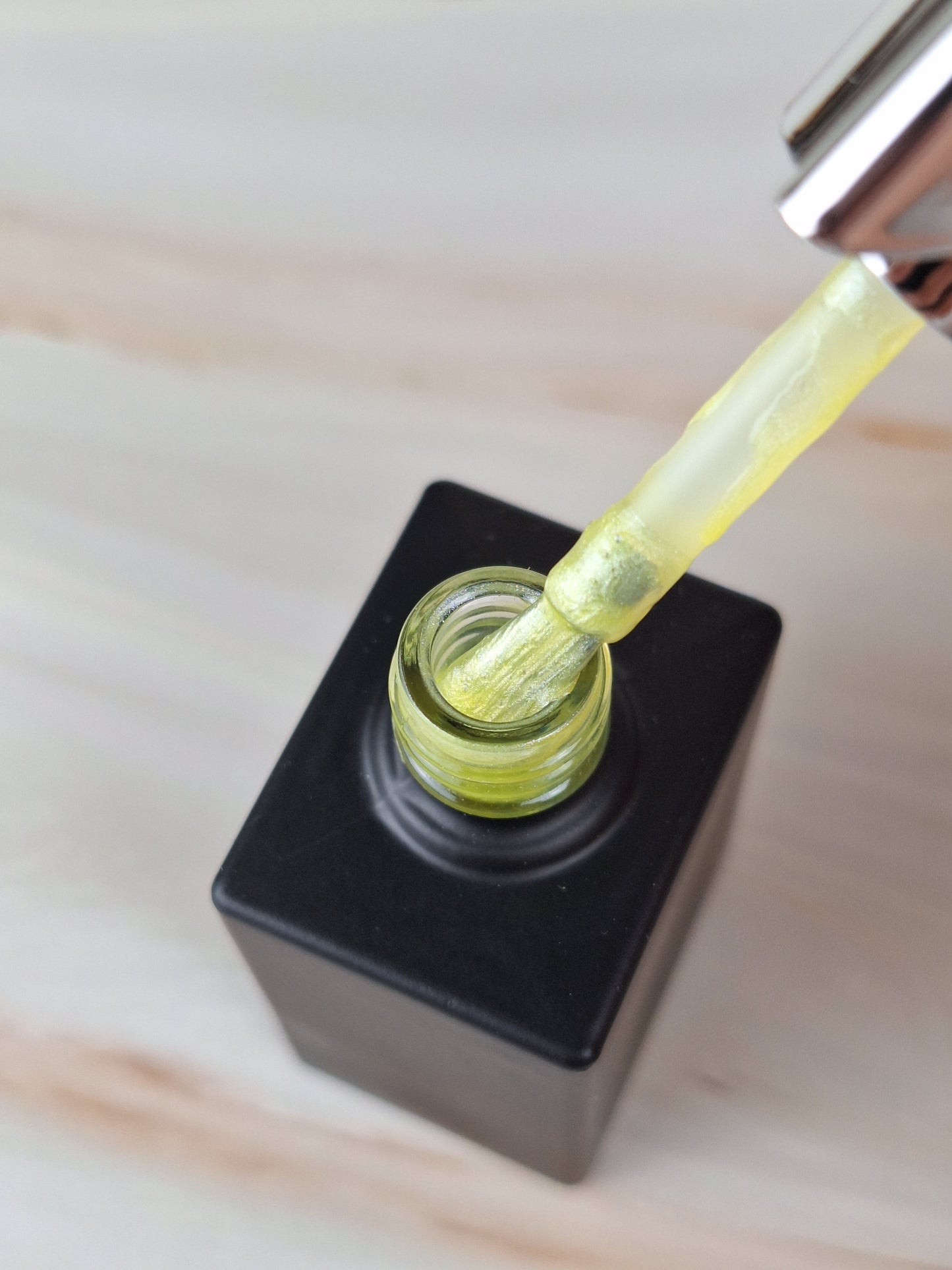 Gellack Yellow green metal efekt 10ml