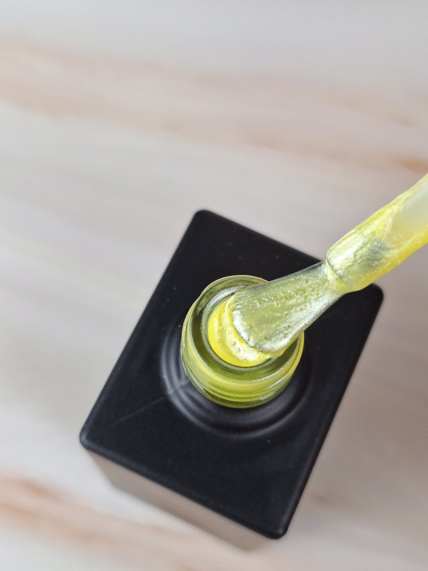 Gellack Yellow green metal efekt 10ml